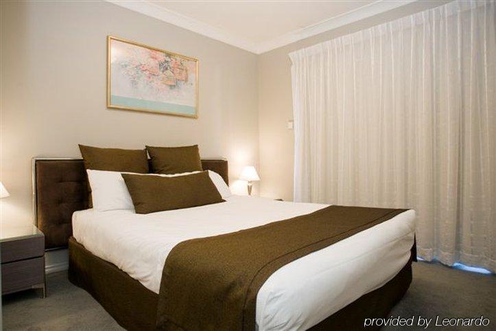 Pinnacle Apartments Canberra Room photo