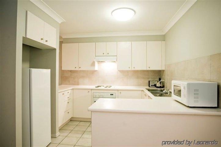 Pinnacle Apartments Canberra Room photo