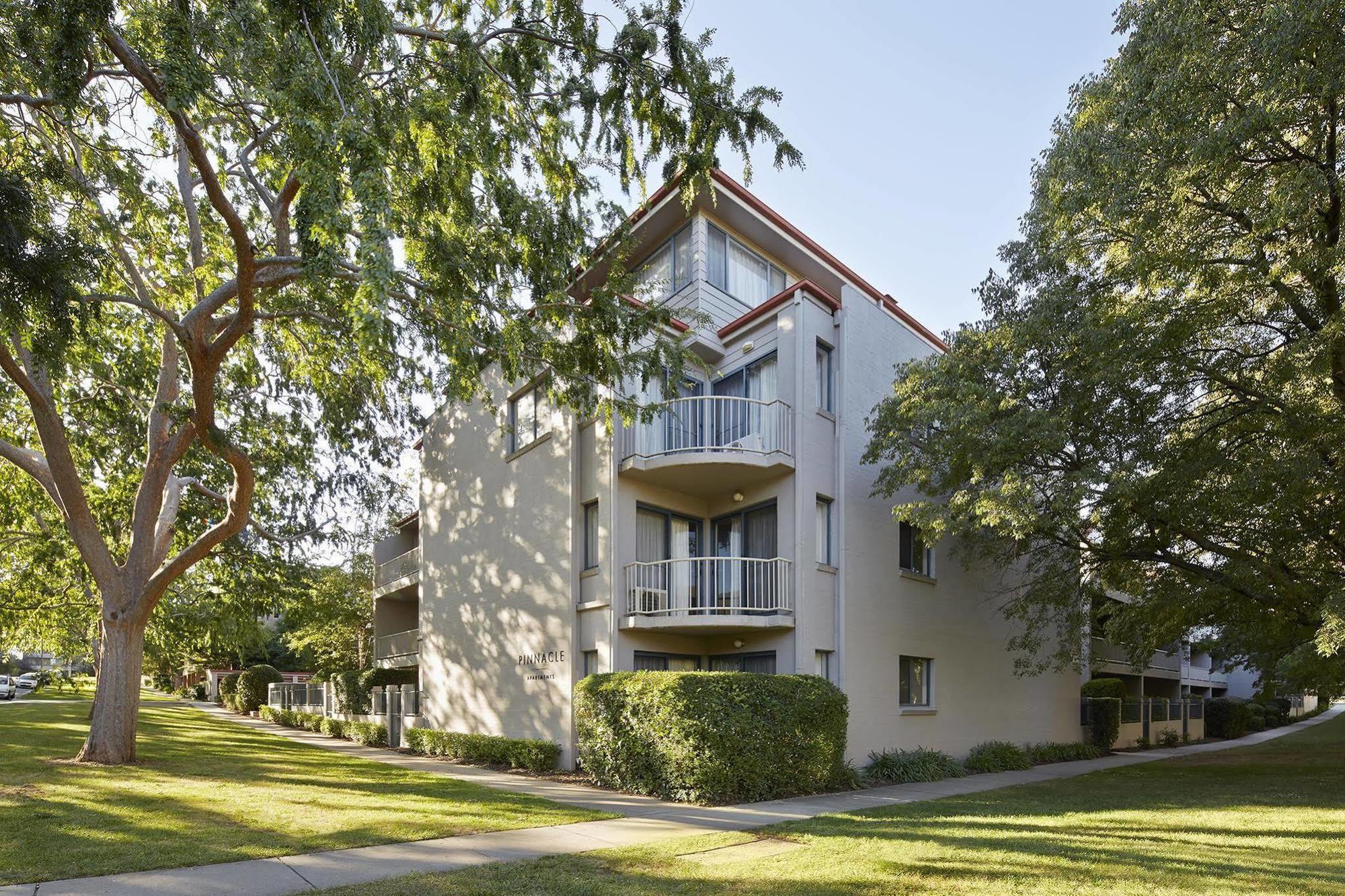 Pinnacle Apartments Canberra Exterior photo