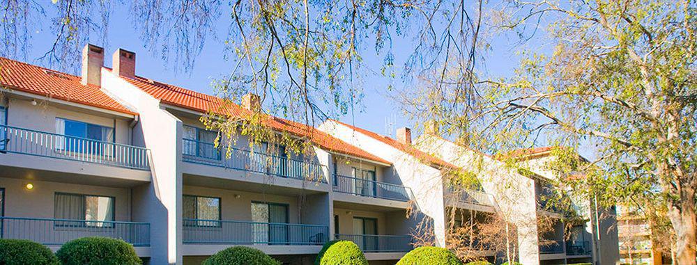 Pinnacle Apartments Canberra Exterior photo